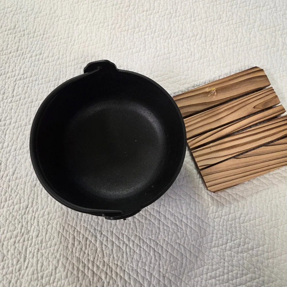 Iwachu Morioka Japan Cast Iron Nabe Pot with Wood Lid and Trivet‎ Black Brown